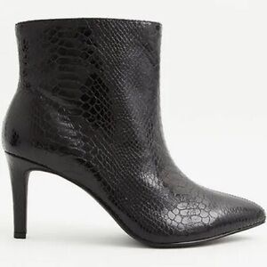 Torrid Booties Snakeskin Print 3” heel very comfy worn twice EUC size 10W